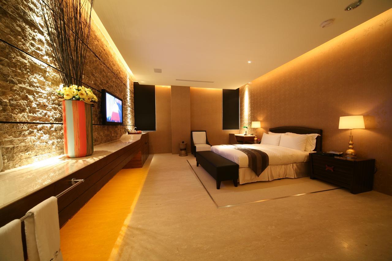 Lanshy Motel Taichung Værelse billede